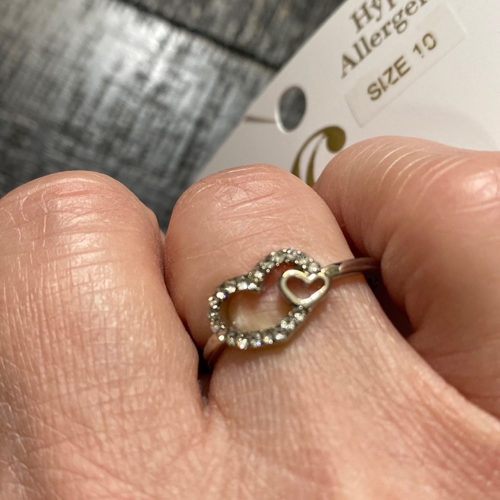NWT Size 10 Charming Charlie Silver Tone Hearts Ring!